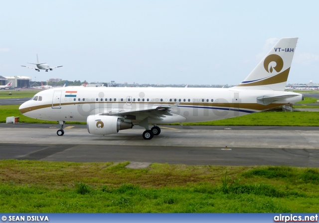 VT-IAH, Airbus A319-100CJ, Reliance Industries