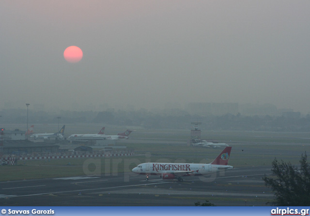 VT-KFI, Airbus A319-100, Kingfisher Airlines