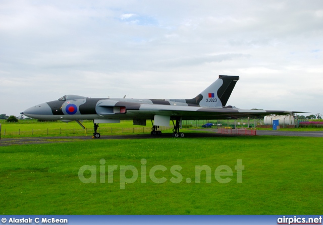 XJ823, Avro Vulcan B.2, Royal Air Force