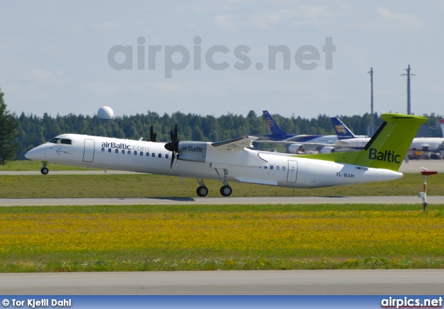 YL-BAH, De Havilland Canada DHC-8-400Q Dash 8, Air Baltic