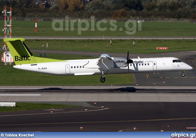 YL-BAH, De Havilland Canada DHC-8-400Q Dash 8, Air Baltic