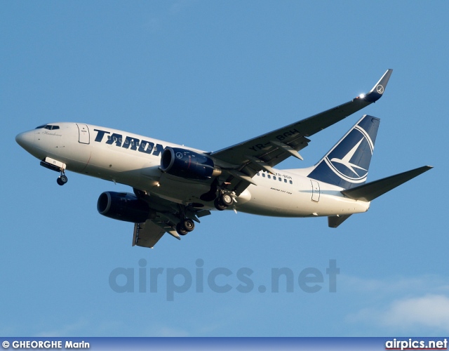 YR-BGH, Boeing 737-700, Tarom