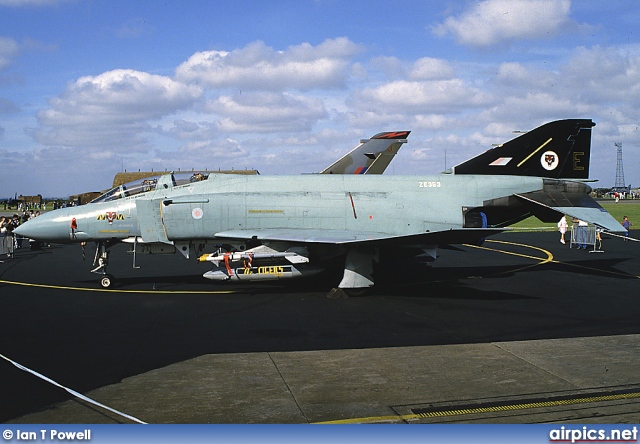 ZE353, McDonnell Douglas F-4J (UK) Phantom II, Royal Air Force
