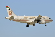 A6-EIE, Airbus A319-100LR, Etihad Airways