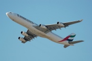 A6-ERR, Airbus A340-300, Emirates