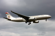 A6-EYM, Airbus A330-200, Etihad Airways