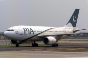 AP-BEC, Airbus A310-300, Pakistan International Airlines (PIA)