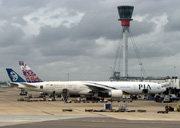 AP-BHW, Boeing 777-300ER, Pakistan International Airlines (PIA)