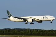 AP-BID, Boeing 777-300ER, Pakistan International Airlines (PIA)