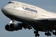 D-ABVZ, Boeing 747-400, Lufthansa