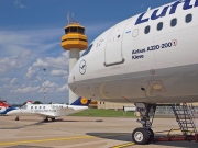 D-AIQW, Airbus A320-200, Lufthansa