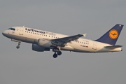 D-AKNI, Airbus A319-100, Lufthansa Italia