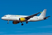 EC-HQI, Airbus A320-200, Vueling