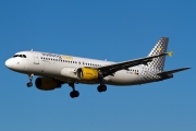 EC-HQL, Airbus A320-200, Vueling