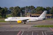 EC-KBU, Airbus A320-200, Vueling