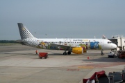 EC-KDH, Airbus A320-200, Vueling