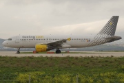 EC-KLT, Airbus A320-200, Vueling