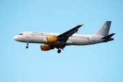 EC-KRH, Airbus A320-200, Vueling