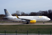 EC-LUO, Airbus A320-200, Vueling