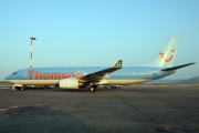 G-CDZI, Boeing 737-800, Thomsonfly