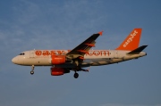 G-EZAX, Airbus A319-100, easyJet