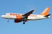 G-EZFD, Airbus A319-100, easyJet