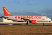 G-EZIY, Airbus A319-100, easyJet