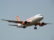 G-EZTI, Airbus A320-200, easyJet