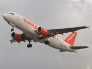 G-EZTK, Airbus A320-200, easyJet