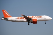 G-EZUA, Airbus A320-200, easyJet