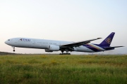 HS-TKF, Boeing 777-300, Thai Airways