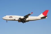 JA8086, Boeing 747-400, Japan Airlines