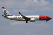 LN-DYA, Boeing 737-800, Norwegian Air Shuttle