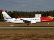 LN-DYN, Boeing 737-800, Norwegian Air Shuttle