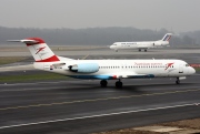 OE-LVJ, Fokker F100, Austrian Arrows (Tyrolean Airways)