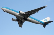 PH-AOB, Airbus A330-200, KLM Royal Dutch Airlines