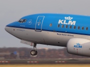 PH-BGN, Boeing 737-700, KLM Royal Dutch Airlines