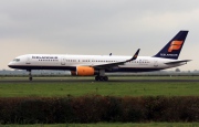 TF-FIY, Boeing 757-200, Icelandair