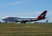 VH-EBY, Boeing 747-300, Qantas