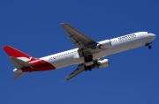 VH-OGL, Boeing 767-300ER, Qantas