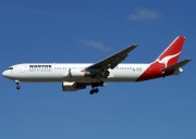 VH-OGM, Boeing 767-300ER, Qantas