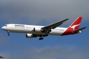 VH-OGN, Boeing 767-300ER, Qantas